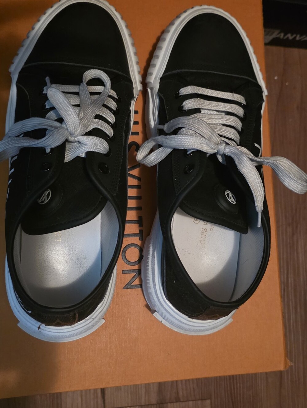 Louis Vuitton Black and White Low-Top Sneaker - Picture 3 of 7